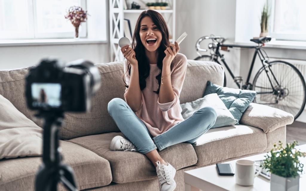 What is the average pay for Influencers?